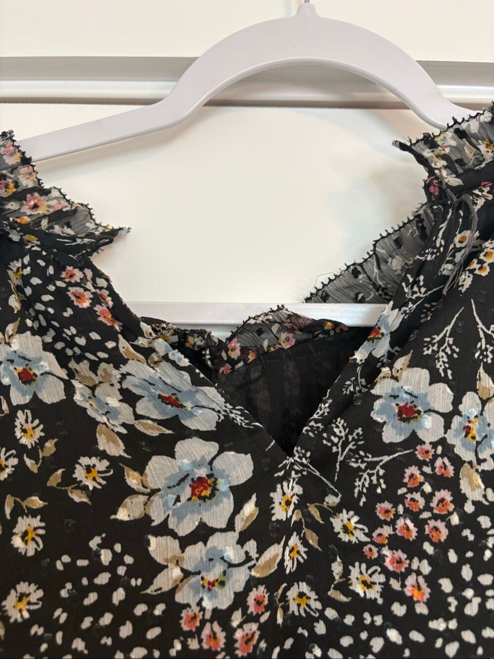LOFT Black Floral Chiffon Blouse Ruffle Tie Neck Long Sleeve Top Size Small - Picture 7 of 7